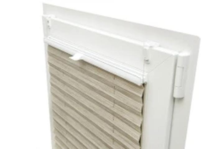 Prosty przewodnik: Jak zamontować plisy bezinwazyjne w kilku krokach