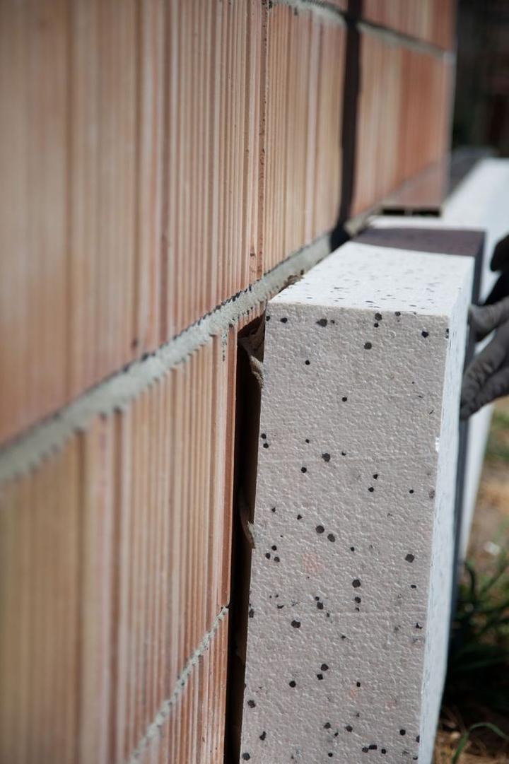 Alternatywne metody mocowania styropianu