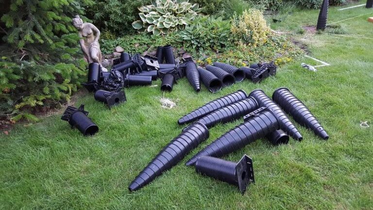 Innowacyjne rozwiązania w budownictwie: fundament śrubowy Happax Rock wkręcany w ziemię