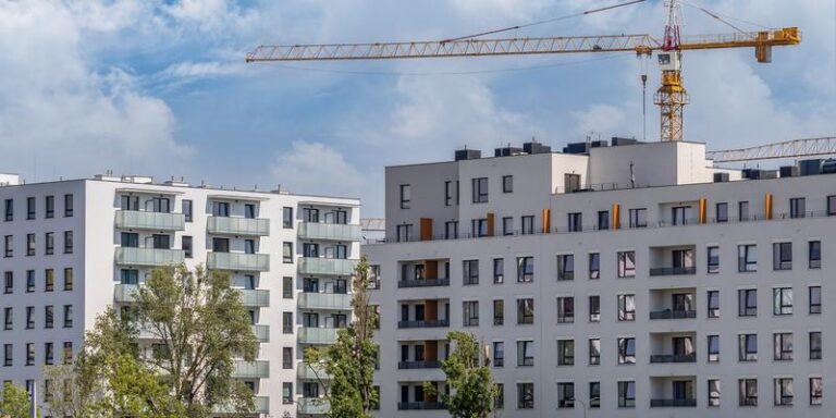 Jak wybrać najlepszego dewelopera do budowy wymarzonego domu?