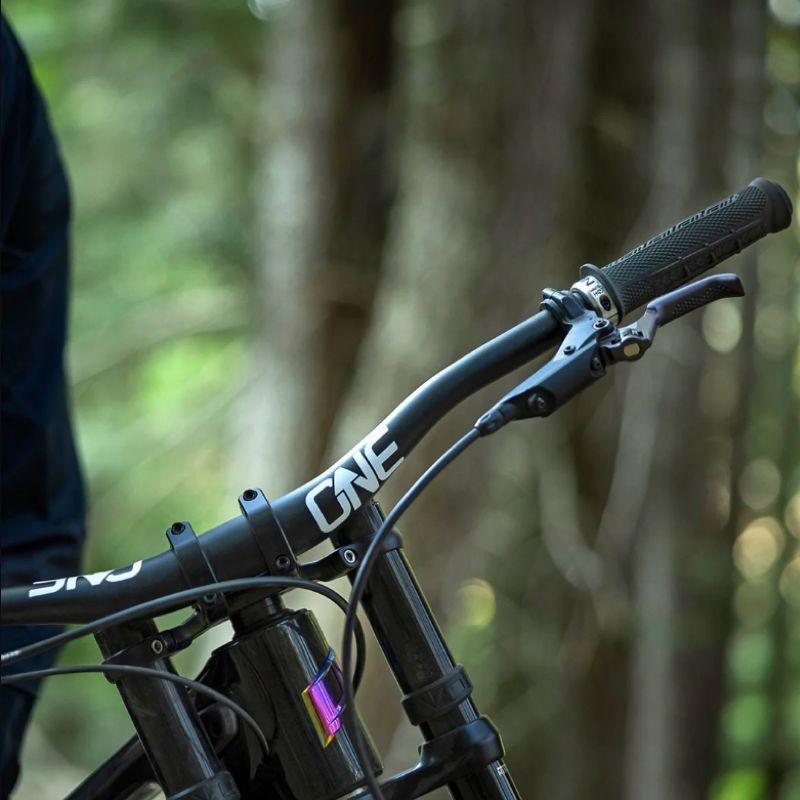 Przewodnik krok po kroku: jak prawidłowo zamontować kierownicę w rowerze dziecięcym