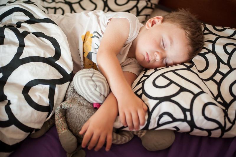 Kolory i tekstury w sypialni