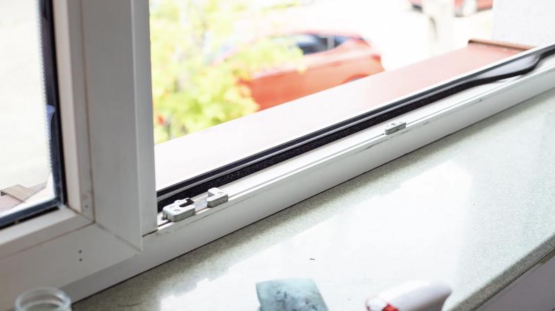 Materiały do uszczelniania okien w przyczepie