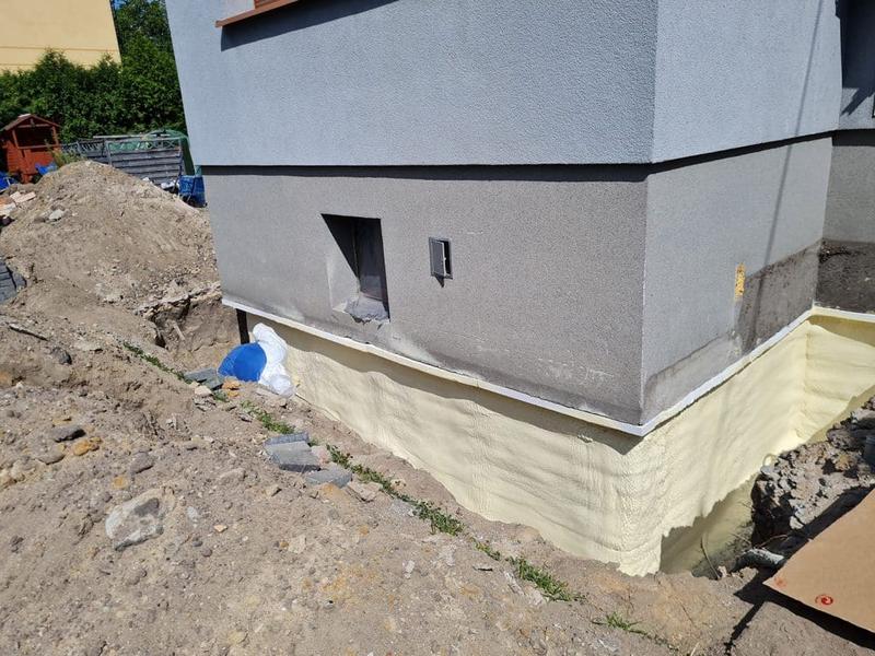 Ocieplanie fundamentów pianką poliuretanową