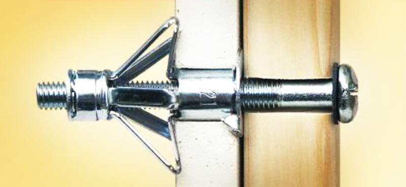 Usuwanie kołków molly ze ściany