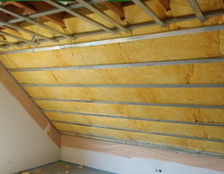 Jak skutecznie wykonać ocieplenie poddasza – krok po kroku do ciepłego domu