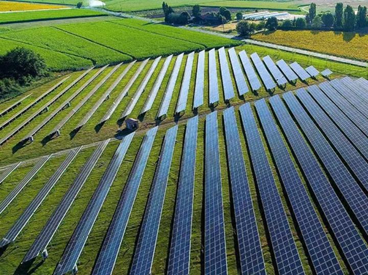 Jakie są koszty budowy farmy fotowoltaicznej 1 MW w 2026 roku?