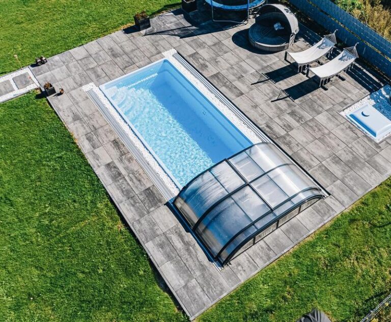 Jakie są rzeczywiste koszty budowy basenu w ogrodzie?