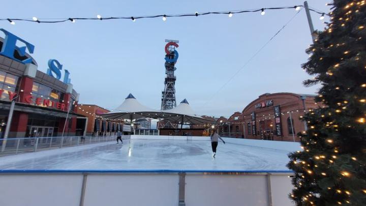 Jakie są rzeczywiste koszty budowy lodowiska? Przewodnik dla inwestorów