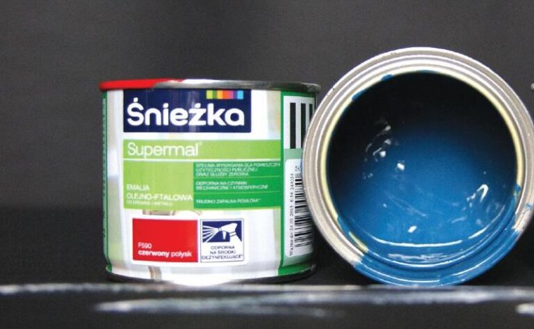 Wybór idealnej farby do ceramicznych doniczek – poradnik krok po kroku