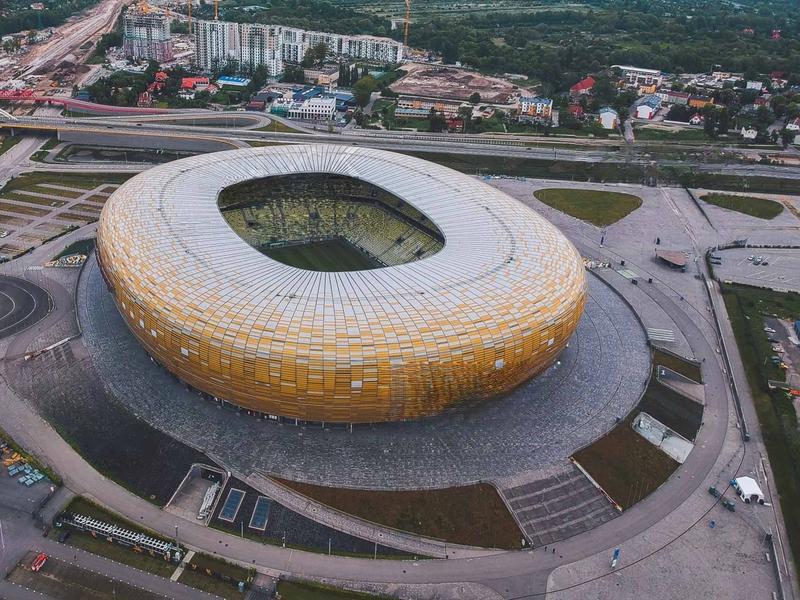 Jak kształtuje się koszt budowy stadionu w Gdańsku? Analiza wydatków i inwestycji