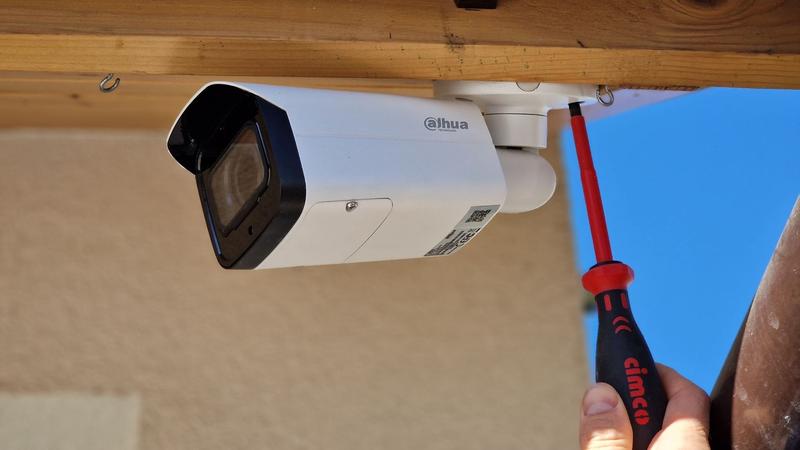 Jakie są koszty montażu kamer i co wpływa na ich cenę?