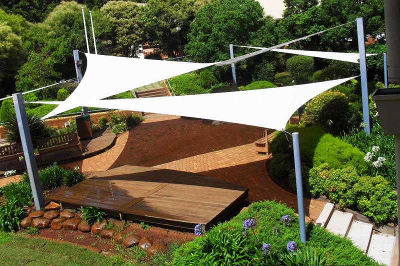 Rodzaje i materiały żagli przeciwsłonecznych