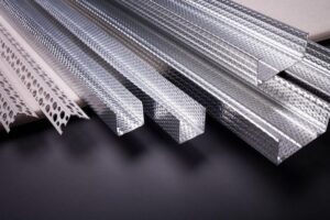 Praktyczny przewodnik: Jak sprawnie zamontować profile do płyt gipsowych?