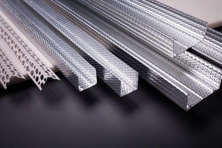 Praktyczny przewodnik: Jak sprawnie zamontować profile do płyt gipsowych?