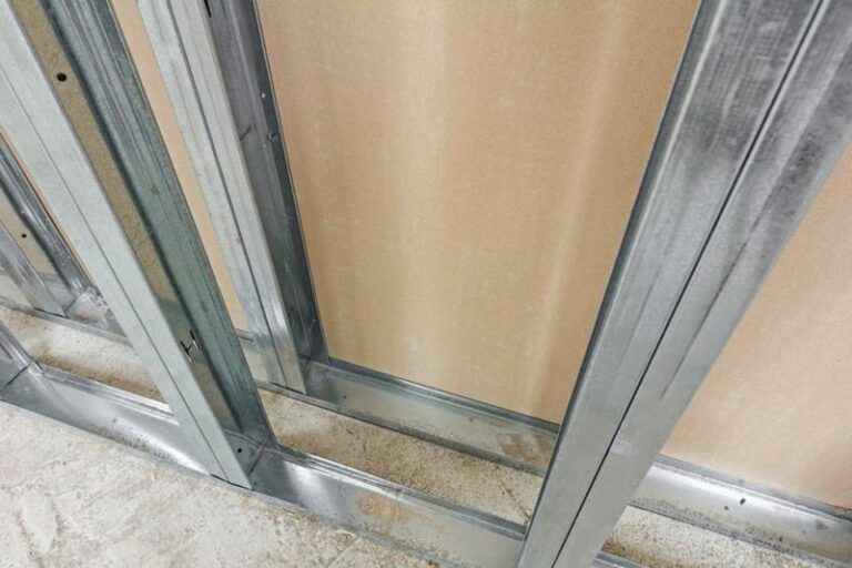 Jak skutecznie zbudować ściankę z płyt kartonowo-gipsowych w kilku prostych krokach
