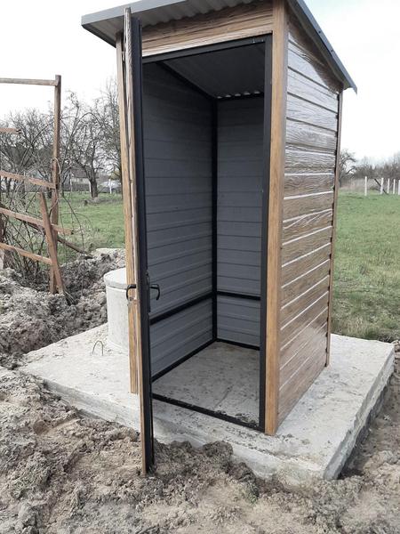Toaleta na działce